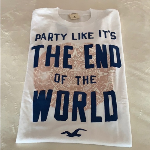 NWT Hollister TShirt Size Medium - Picture 1 of 3